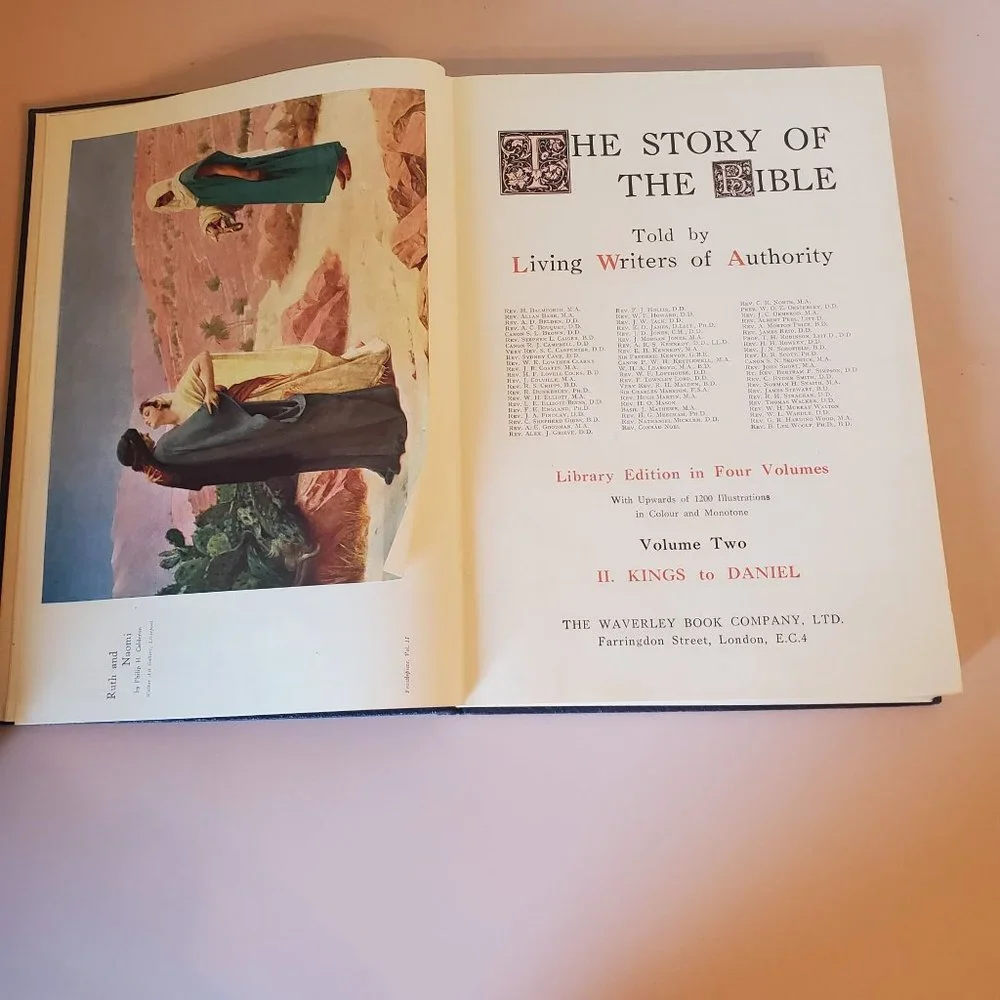 The Story Of The Bible Volumes 1 And 2 Waverley Book Co Staging‎ Decor Set